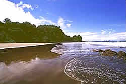 Enjoy stunning beaches on our Costa Rica tours